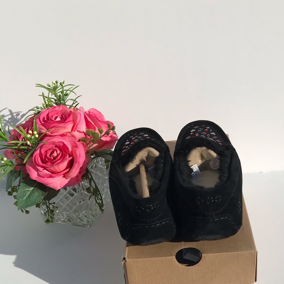 UGG Ansley Stud II Moccasin - Picture 6 of 9